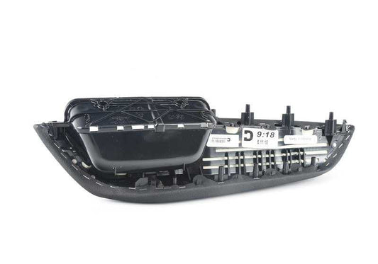 Reposabrazos izquierdo OEM 51417246397 para BMW X3 (F25) y BMW X4 (F26). Color negro. Original BMW.