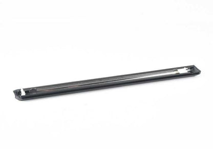 Moldura lateral trasera izquierda OEM 51131967135 para BMW E30. Original BMW.