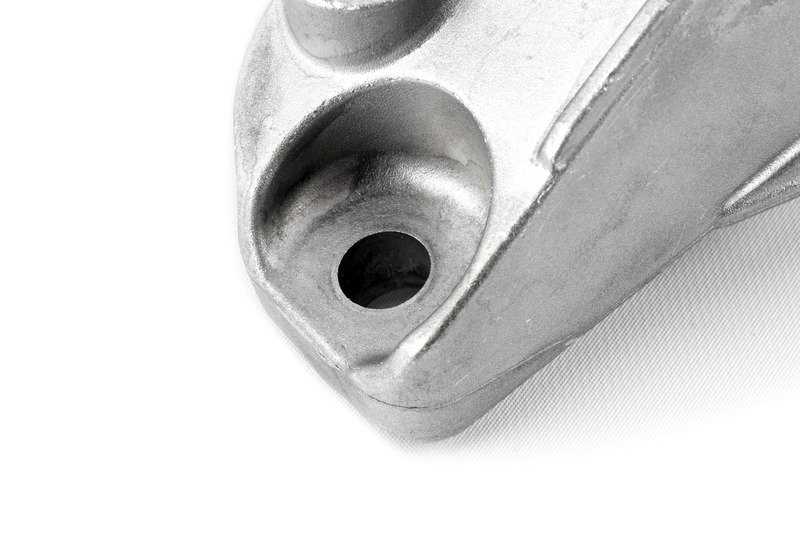 Soporte de motor izquierdo para BMW F20, F21, F22, F23, F30, F31, F32, F33, F34, F36, F82, F83, F80 (OEM 22116797831). Original BMW