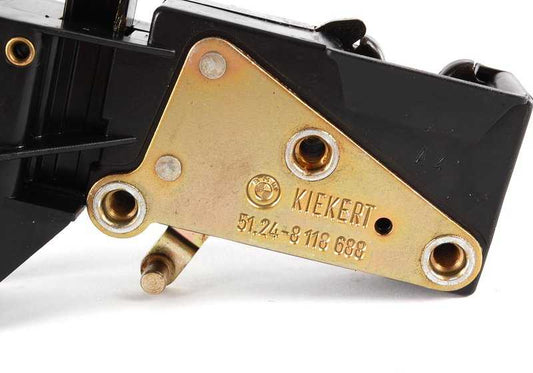 Cerradura portón trasero OEM 51248118688 para BMW E31. Recambio original BMW. Ideal para solucionar problemas de cierre del maletero.