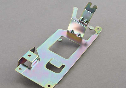 Soporte para módulo transmisor/receptor OEM 84136908459 para BMW E39. Pieza original BMW.
