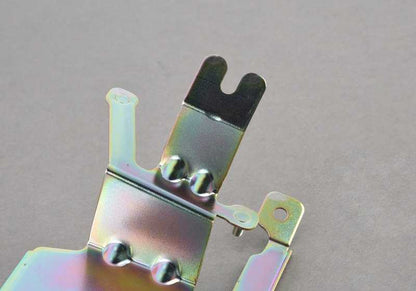 Soporte para módulo transmisor/receptor OEM 84136908459 para BMW E39. Pieza original BMW.