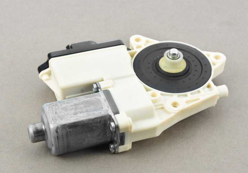 Left/Right Rear Window Lift Motor for BMW E83. Genuine BMW
