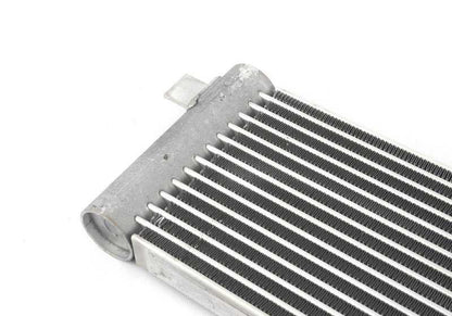Refrigerador de aceite de transmisión para BMW F90, F91, F92, F93, G15, G16 (OEM 17118053512). Original BMW