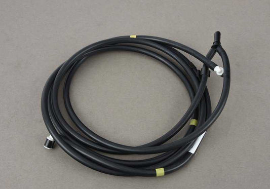 Tubo de lavado de faros OEM 61677327508 para BMW F15, F85, F16, F86, X5 sDrive/xDrive 25d, 35i. Compatible con modelos producidos entre 2013 y 2018. Original BMW.
