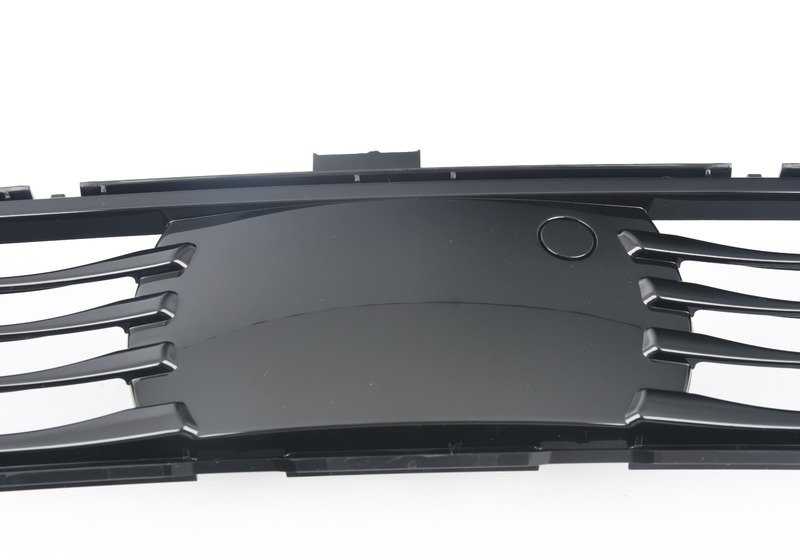 Rejilla entrada de aire central OEM 51117486831 para BMW G11, G12. Pieza original BMW.