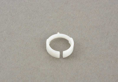 Adaptador inferior para columna de dirección OEM 32306758644 para MINI R50, R53. Compatible con modelos desde año 2000. Repuesto original MINI.