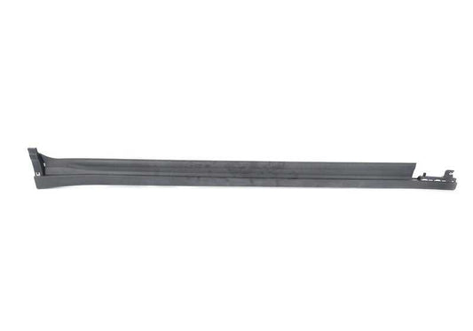 Cubierta lateral derecha OEM 51777400676 para BMW X3 y X4 {G01, G02}. Revestimiento de talonera original BMW. Ideal para sustituir la moldura dañada del lado derecho del coche.