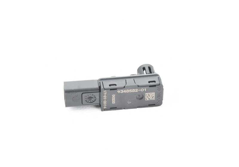 Luz LED interior OEM 63319348582 para BMW i3 (I01), i8 (I12, I15). Apta para puerta y maletero. Compatible con modelos fabricados entre 2014 y 2020. Original BMW.