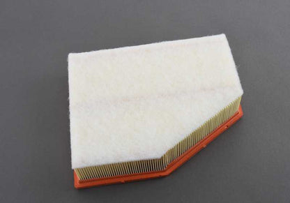 Filtro de aire OEM 13718691835 para BMW G30 518d, 520d, 520d xDrive. Compatible con versiones manuales y automáticas, tracción trasera y total. Original BMW.