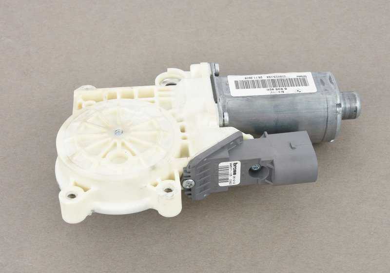 Motor Elevalunas Delantero Derecho OEM 67626935928 para BMW E46 (Todos los modelos). Original BMW.