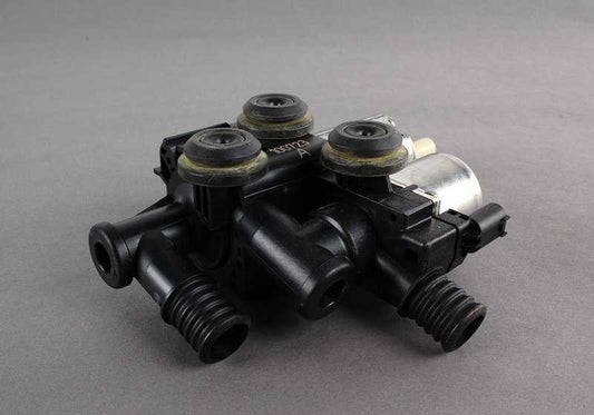 Válvula de agua con bomba adicional OEM 64118369807 para BMW E46, X3 E83, Z3 E36... y más. Original BMW.