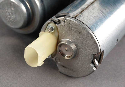 Válvula de agua con bomba adicional OEM 64118369807 para BMW E46, X3 E83, Z3 E36... y más. Original BMW.