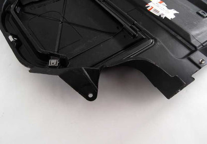 Protector delantero del vano motor OEM 51718150223 para BMW E38 728i, 730i. Compatible con modelos de cambio manual y automático. Original BMW.
