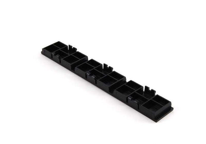 Embellecedor interruptor negro OEM 51168161566 para BMW E39 y E38. Pieza original BMW. Ideal para la consola central. Repuesto genuino para una instalación perfecta y sin complicaciones.