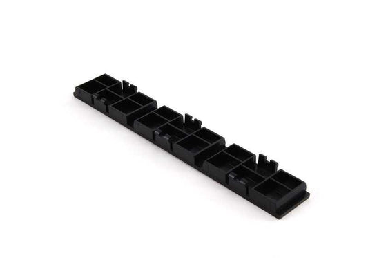 Embellecedor interruptor negro OEM 51168161566 para BMW E39 y E38. Pieza original BMW. Ideal para la consola central. Repuesto genuino para una instalación perfecta y sin complicaciones.