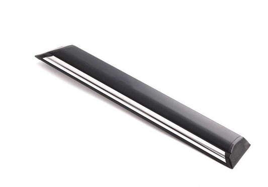 Moldura lateral delantera derecha OEM 51131904454 para BMW E24 628CSi, 635CSi {todos los modelos compatibles}. Original BMW.