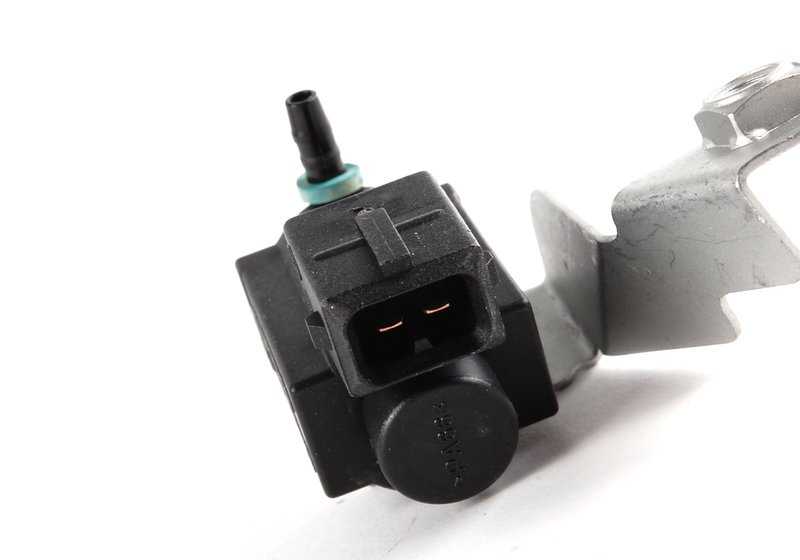 Solenoid valve for BMW 3 Series E36 (OEM 11721433458). Original BMW