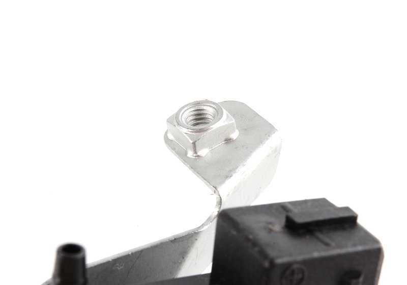 Solenoid valve for BMW 3 Series E36 (OEM 11721433458). Original BMW