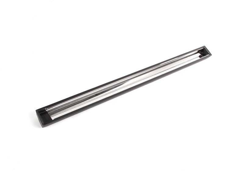 Moldura lateral trasera derecha OEM 51131889488 para BMW Serie 6 E24 (628CSi, 635CSi) modelos del 1978 al 1987. Pieza original BMW.