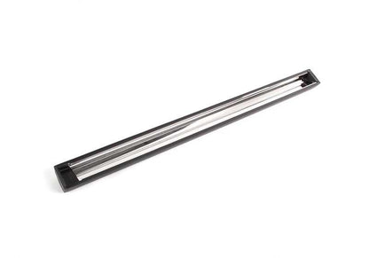 Moldura lateral trasera derecha OEM 51131889488 para BMW Serie 6 E24 (628CSi, 635CSi) modelos del 1978 al 1987. Pieza original BMW.