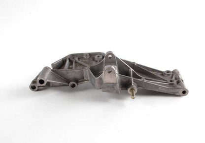 Supporto alternatore OEM 12311708343 per BMW E28, E24, E23. BMW originale.