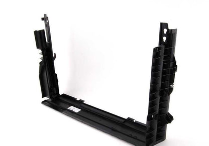 Supporto modulo RADIAN OEM 17117545866 per BMW E60, E61, E63, E64. Compatibile con motori N46 e M54. Sostituzione BMW originale.