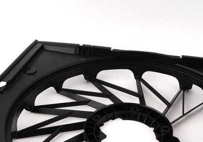 Carcasa del ventilador OEM 17417543283 para BMW E60, E60N, E61, E61N, E63, E63N, E64, E64N, E65, E66. Original BMW.