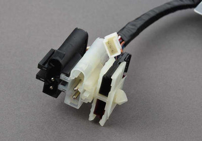 Cable adaptador conector asiento OEM 61106916218 para BMW Z3 E36 {Z3 1.8, Z3 1.9, Z3 2.0} con distintas versiones de motor y transmisión. Original BMW.