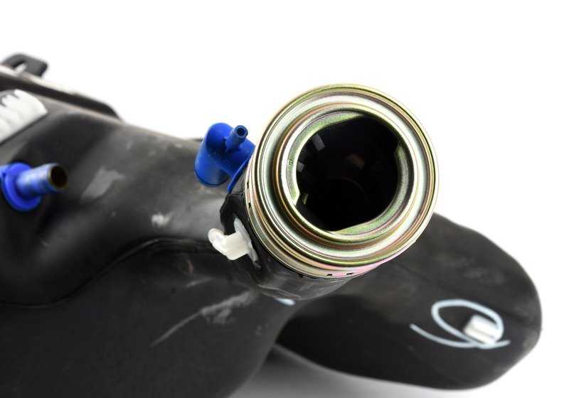 Tanque de combustível de plástico com tubo de enchimento para BMW E46, F30, F80 (OEM 16111184218). BMW original.