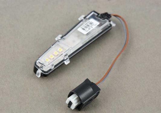 Luz do espelho externo direito para BMW 5 E60 Series, E60N, E61N Series 6 E63, E63N, E64, E64N (OEM 63317354830). BMW original