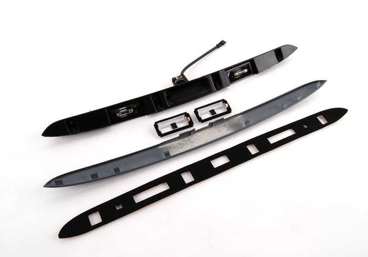 Agarradero tapa portamaletero OEM 51137170966 para BMW Serie 3 E46. Original BMW.