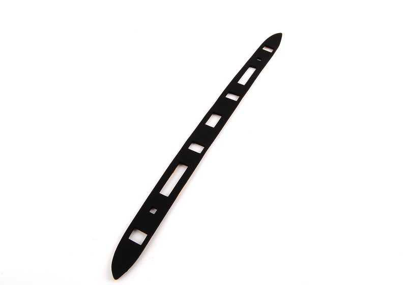 Moldura de Agarre del Portón Trasero con Botón para BMW E46 (OEM 51137170966). Original BMW