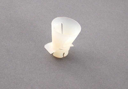 Casquillo de fijación reposacabezas OEM 52101838965 para BMW E21, E12, E28, E24, E23. Original BMW.