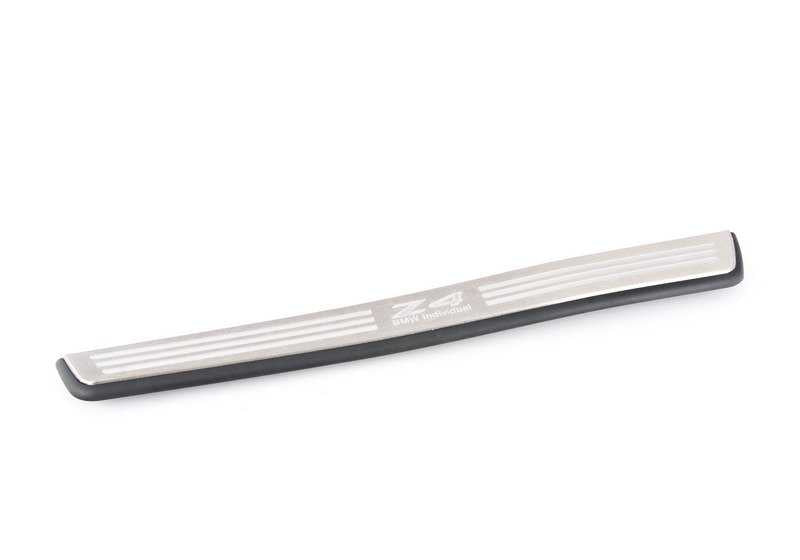 Embellecedor de entrada derecha OEM 51477896632 para BMW E85, E86. Original BMW.
