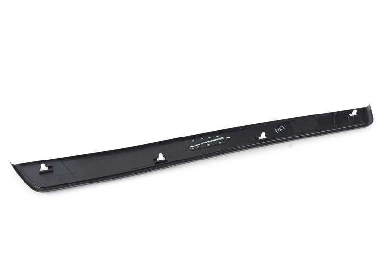 Embellecedor de entrada derecha OEM 51477896632 para BMW E85, E86. Original BMW.