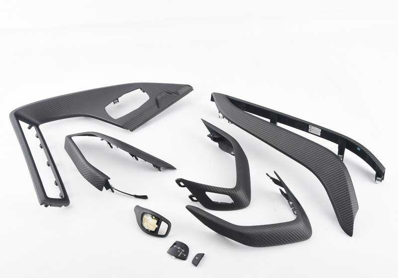 Juego molduras interiores carbono OEM 51952412960 para BMW I12 (i8 Coupé y Roadster). Compatible con todos los modelos BMW i8. Acabado en fibra de carbono original BMW.
