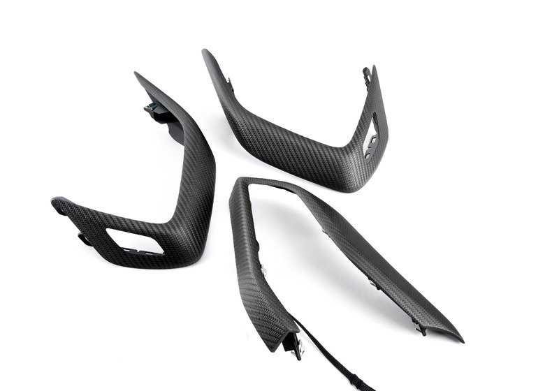 Juego molduras interiores carbono OEM 51952412960 para BMW I12 (i8 Coupé y Roadster). Compatible con todos los modelos BMW i8. Acabado en fibra de carbono original BMW.