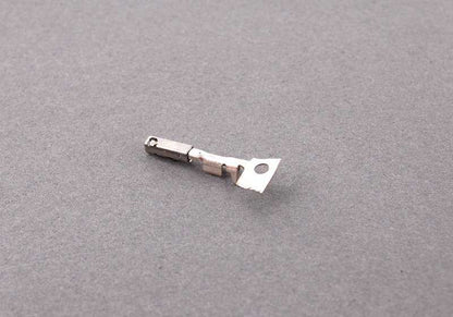 Terminal de contacto MQS OEM 61138369700 para BMW E81, E82, E87, E88, F20, F21, E36, E46, E90, E91, E92, E93, F30, F31, F34, F35, G20, G21, G28, G80, G81, F32, G26, E39, E60, E61, F07, F10, F11, F18, F90, G30, G31, G38, G60, G61, G68, G90, E63, E64,