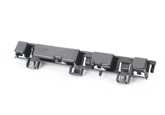 Suporte lateral direito do OEM 517729488 para BMW F34, F34N, F32, F32N, F33, F33N, F36, F36N. Peça original da BMW. Ideal para fixar molduras em etapas baixas e rodas.