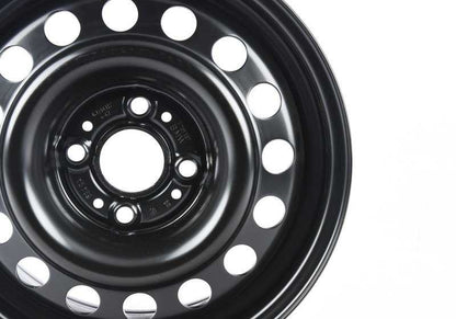 Llanta de acero Classic-Styling 1 OEM 36111701137 para BMW E30 {325i xDrive}. Original BMW.