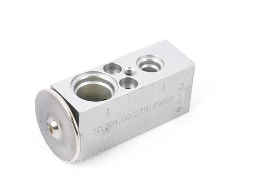 Válvula de expansión A/A OEM 64501377051 para BMW E24 628CSi y 635CSi (modelos de 1978 a 1987). Compatible con sistemas R134a. Recambio original BMW.