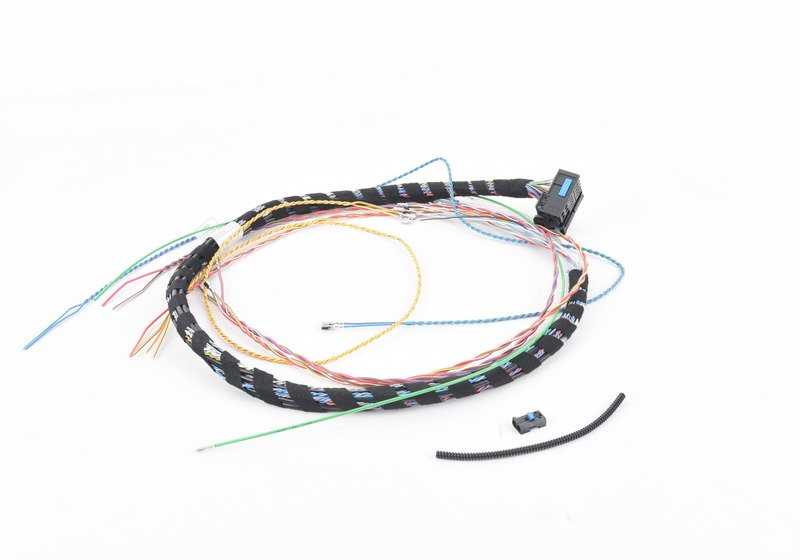 Conector reparación radio OEM 61119225180 para BMW X5 E70, E70N. Recambio original BMW. Ideal para solucionar fallos de conexión en el sistema de audio o pantalla. Fácil identificación por código OEM.