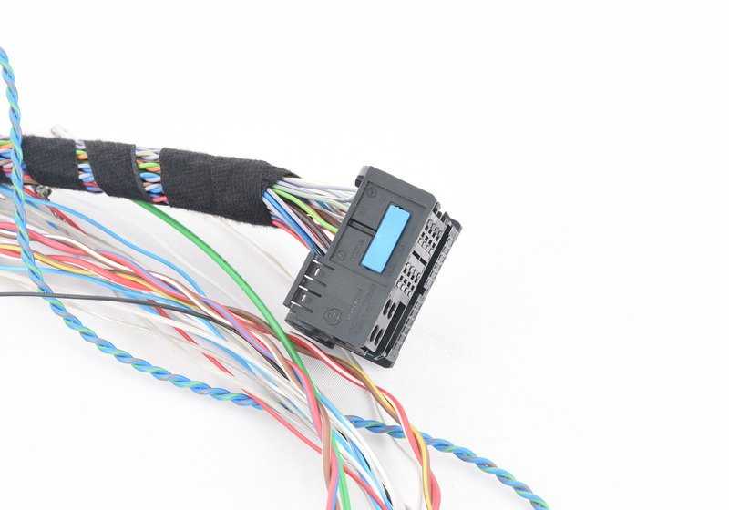 Conector reparación radio OEM 61119225180 para BMW X5 E70, E70N. Recambio original BMW. Ideal para solucionar fallos de conexión en el sistema de audio o pantalla. Fácil identificación por código OEM.