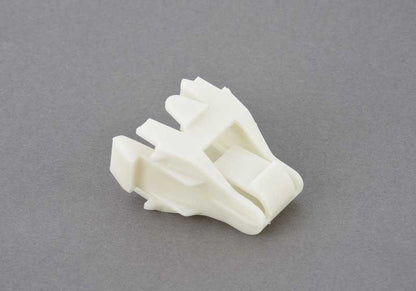 Clip de sujeción OEM 52207258156 para BMW E70, E71, F15, F16. Original BMW.