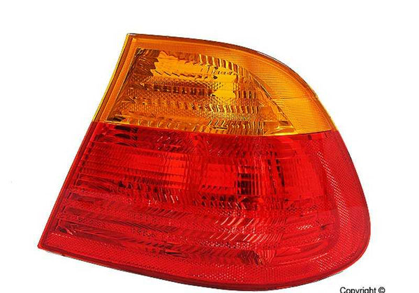 Piloto trasero derecho en aleta OEM 63218364726 para BMW E46 (Berlina y Touring). Original BMW.