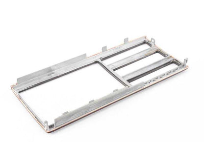 Holzformung für den BREID -Monitor für BMW E39 (OEM 51168386923). Original BMW.