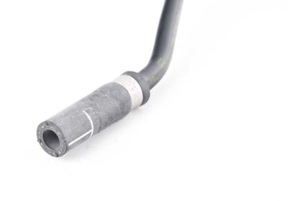 Tubo de conexión OEM 11537843273 para BMW F10, F06, F12, F13. Pieza del sistema de refrigeración del turbocompresor. Original BMW.