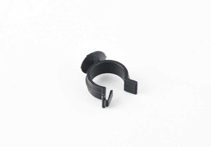 Clip de sujeción OEM 17127846392 para BMW F10, F06, F12, F13. Original BMW.