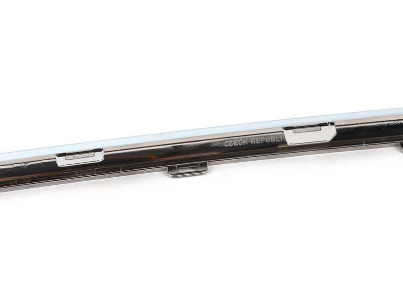 Moldura embellecedora trasera OEM 51127369917 para BMW G11, G12. Original BMW.